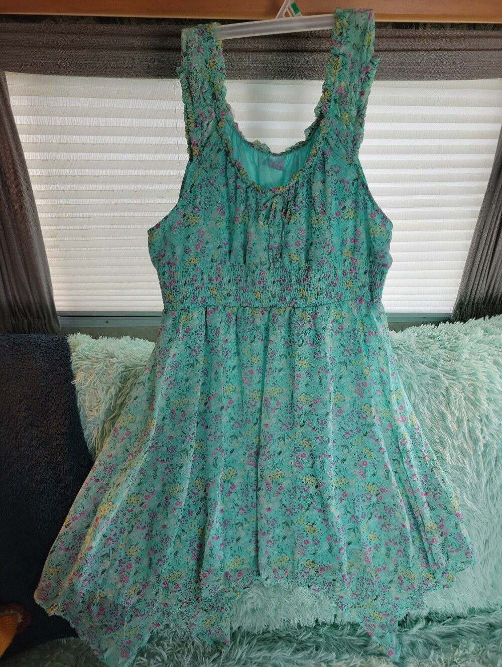 New With Tags Adorable Floral Dress! Size XXXL(21) Flattering!